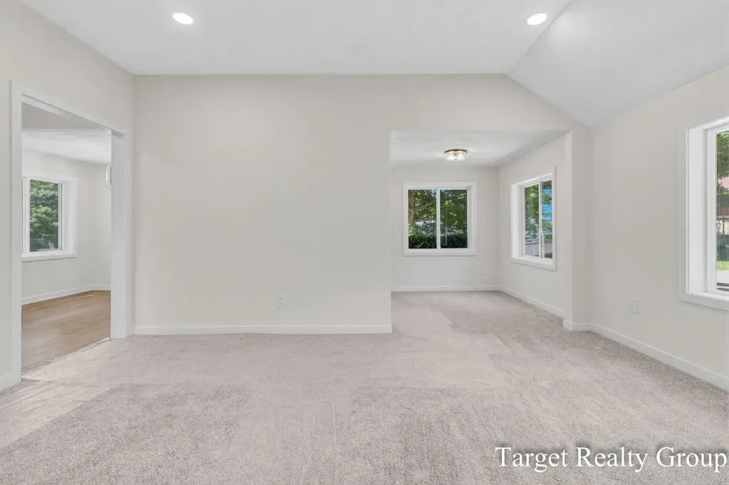 8660 Merry Drive NE Cannon Township MI 49341