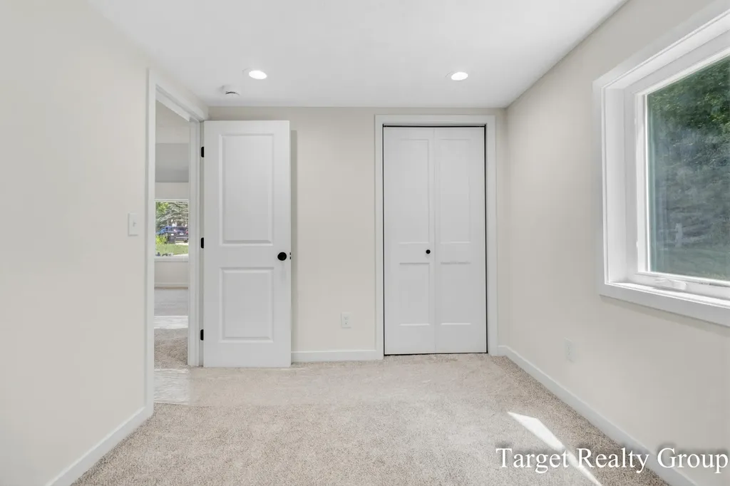 8660 Merry Drive NE Cannon Township MI 49341