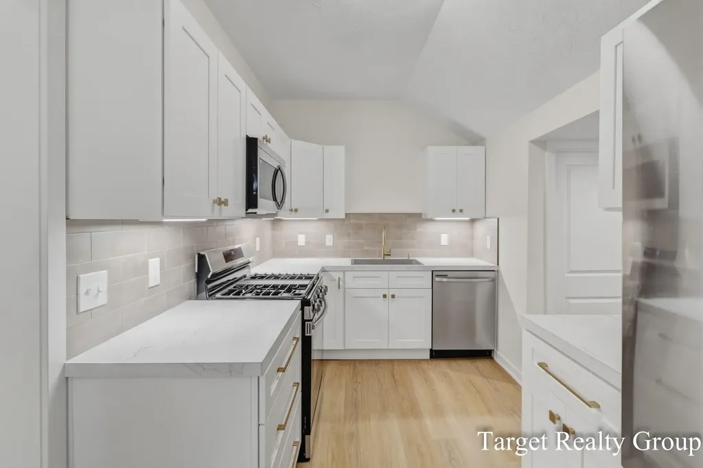 8660 Merry Drive NE Cannon Township MI 49341