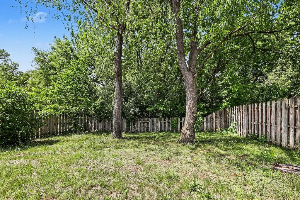 423 Pine Place Street SE Kentwood City MI 49548