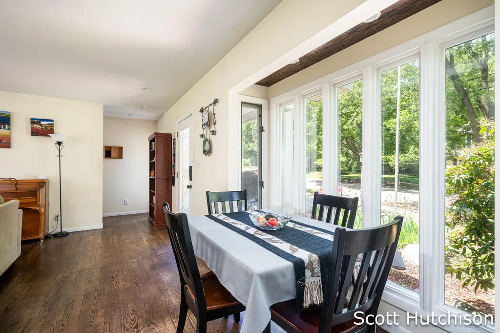 4316 Kennilworth Drive SE Grand Rapids Charter Township MI 49546