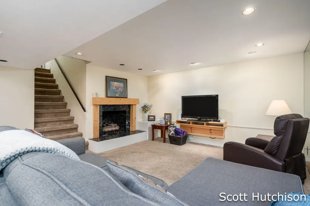 4316 Kennilworth Drive SE Grand Rapids Charter Township MI 49546