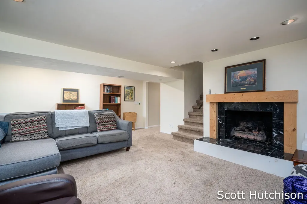 4316 Kennilworth Drive SE Grand Rapids Charter Township MI 49546