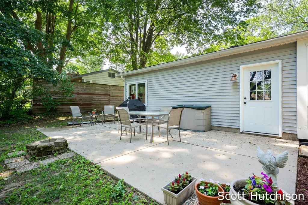 4316 Kennilworth Drive SE Grand Rapids Charter Township MI 49546
