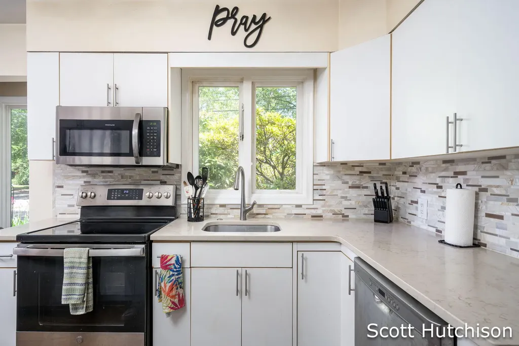 4316 Kennilworth Drive SE Grand Rapids Charter Township MI 49546
