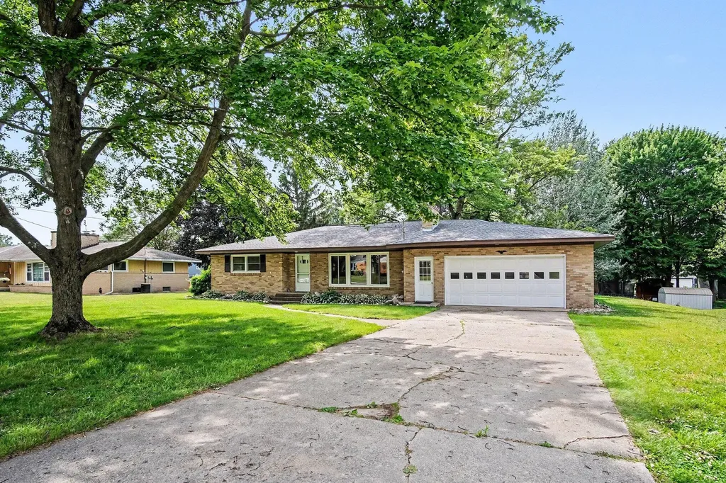 11351 Brown Avenue Allendale Charter Township MI 49401
