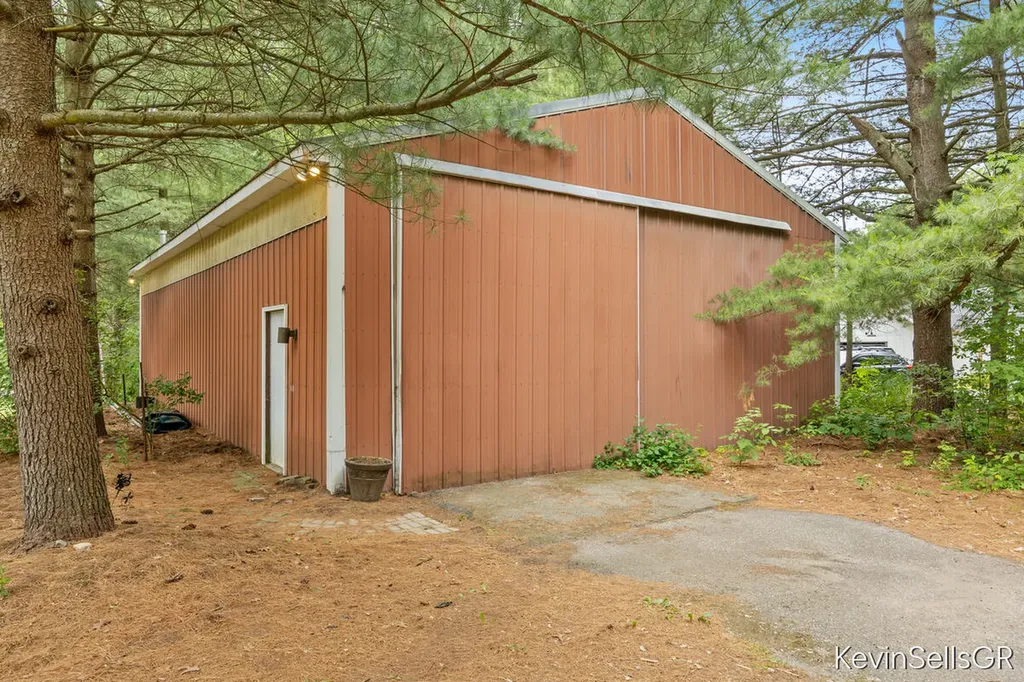 7710 Cascade Pines Drive SE Cascade Charter Township MI 49546