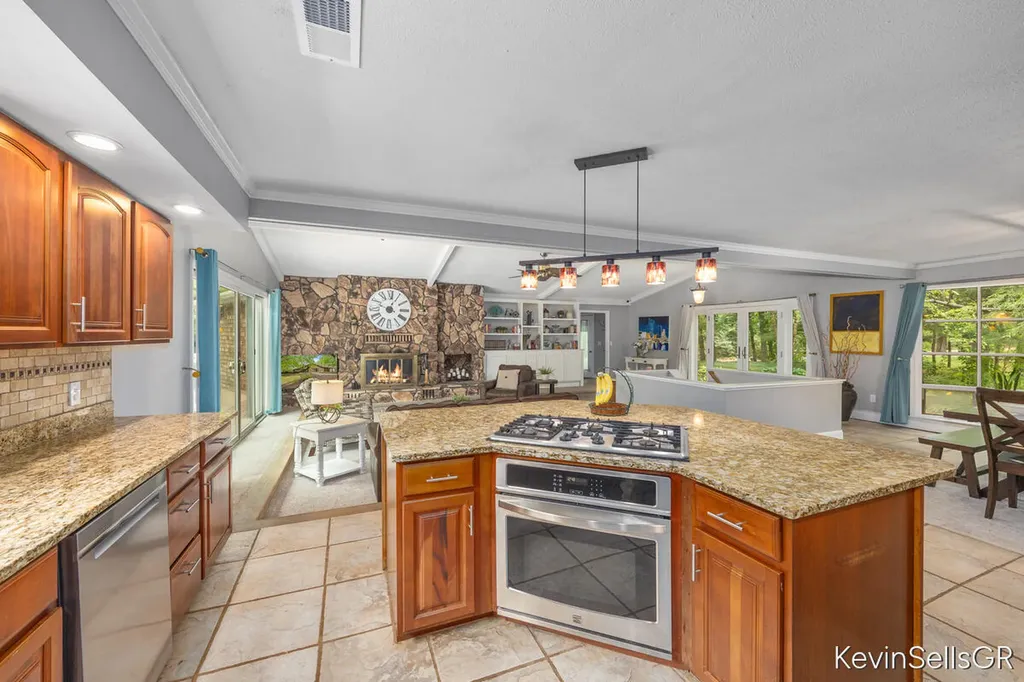 7710 Cascade Pines Drive SE Cascade Charter Township MI 49546