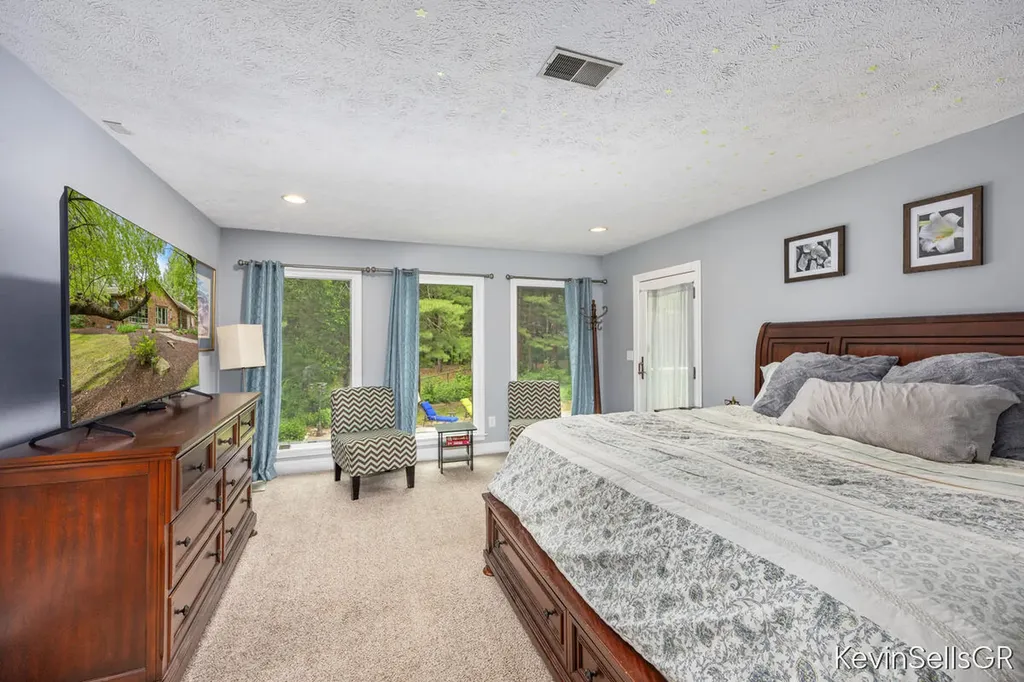 7710 Cascade Pines Drive SE Cascade Charter Township MI 49546