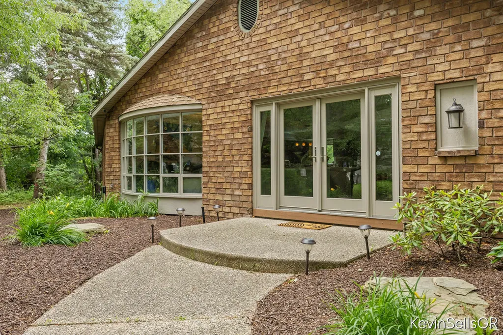 7710 Cascade Pines Drive SE Cascade Charter Township MI 49546