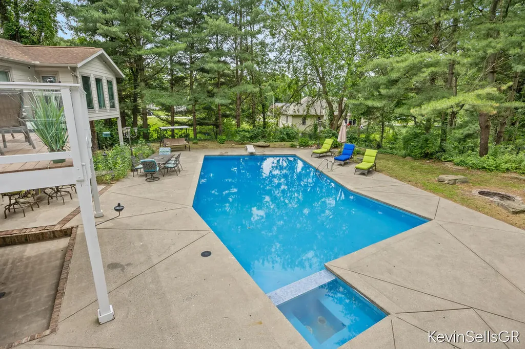 7710 Cascade Pines Drive SE Cascade Charter Township MI 49546