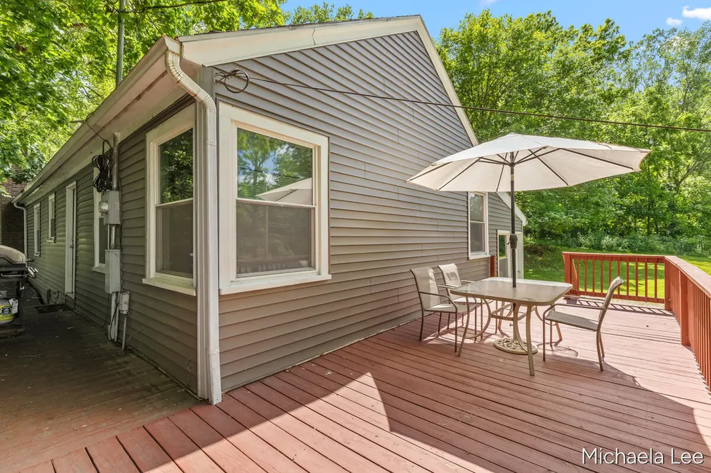 13086 Grand River Drive SE Lowell Charter Township MI 49331