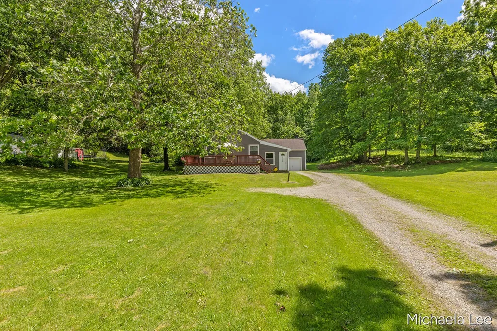 13086 Grand River Drive SE Lowell Charter Township MI 49331