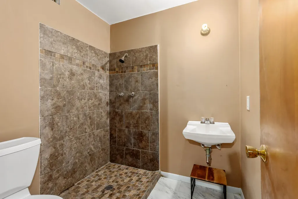 1133 Dick Avenue NW Grand Rapids City MI 49504