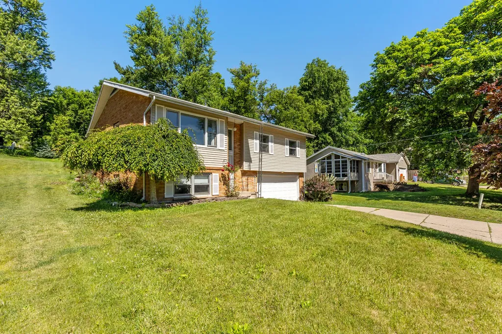 1133 Dick Avenue NW Grand Rapids City MI 49504