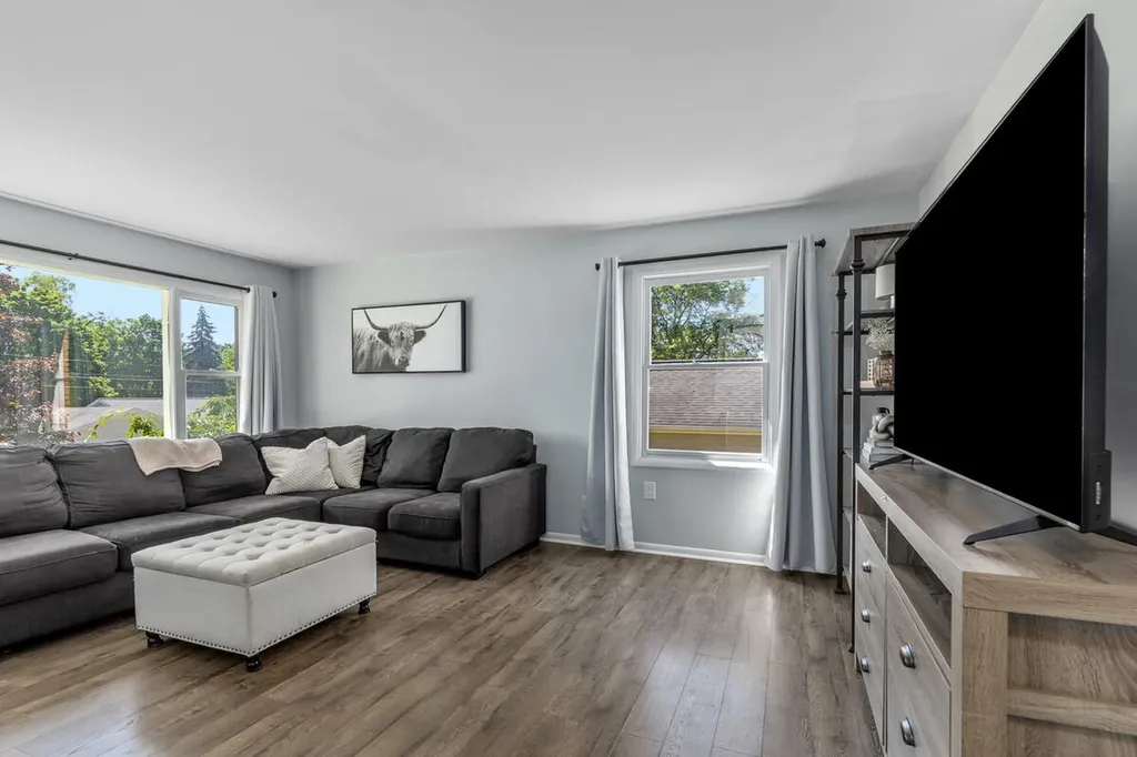 1133 Dick Avenue NW Grand Rapids City MI 49504