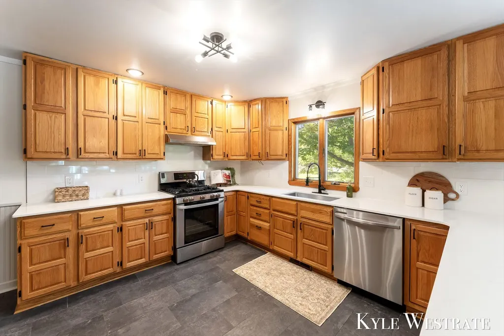 18883 168th Avenue Spring Lake Township MI 49456
