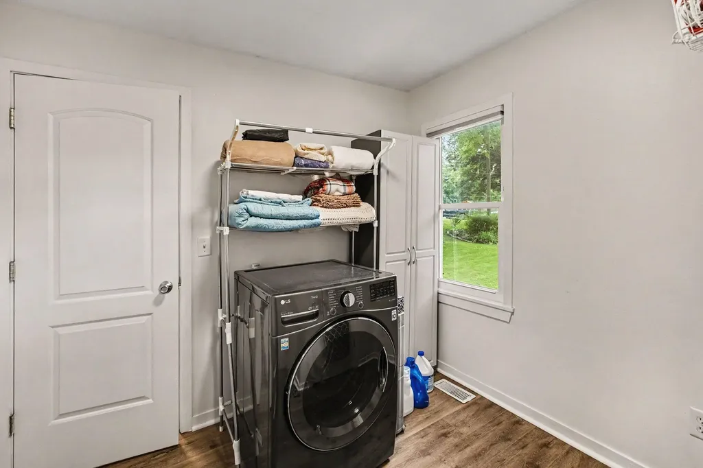 2628 Longstreet Avenue SW Wyoming City MI 49509
