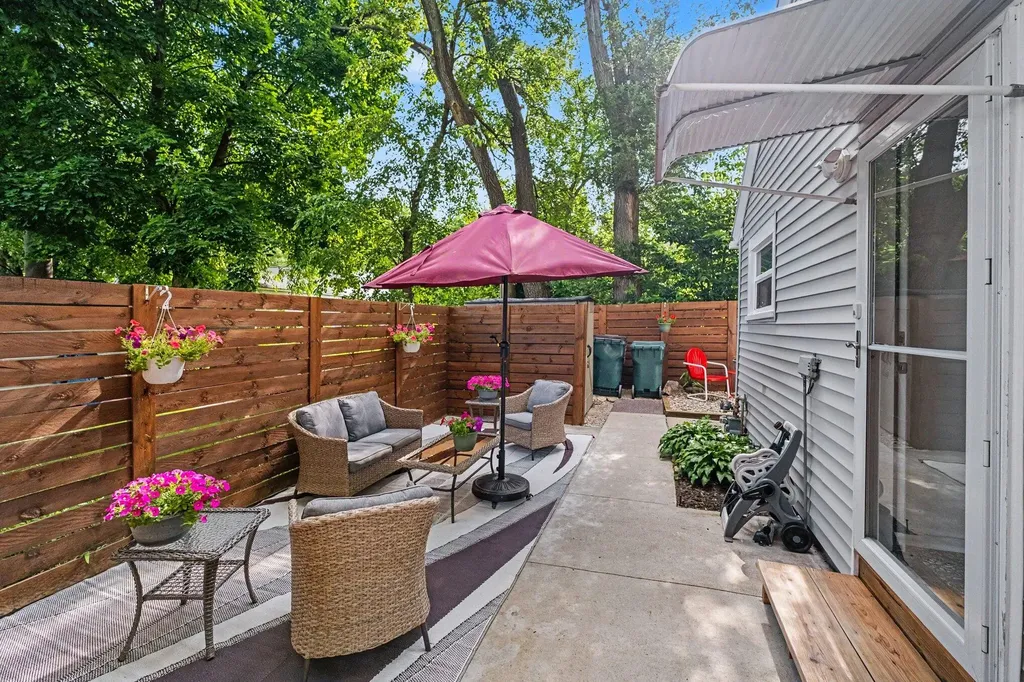 2628 Longstreet Avenue SW Wyoming City MI 49509