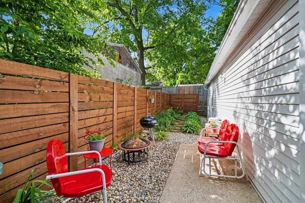 2628 Longstreet Avenue SW Wyoming City MI 49509