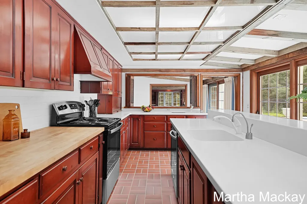 140 Krause Street NE Rockford City MI 49341