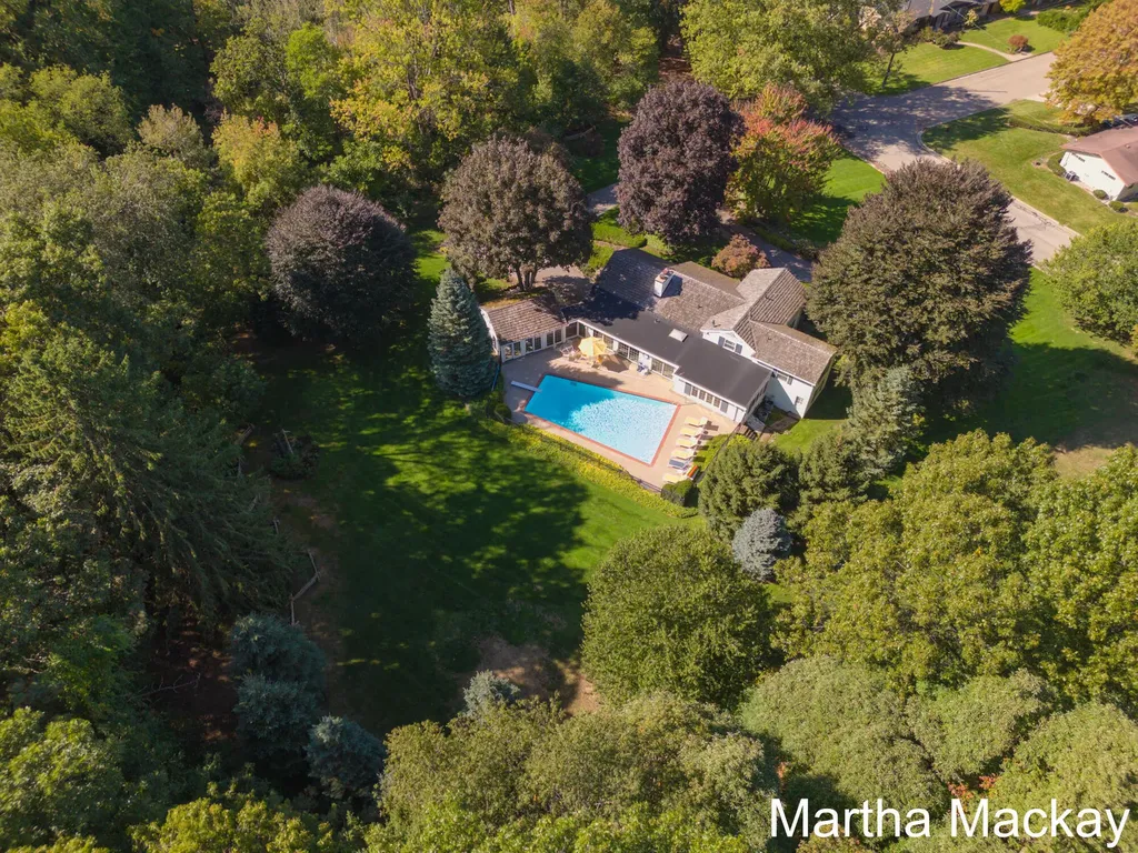 140 Krause Street NE Rockford City MI 49341