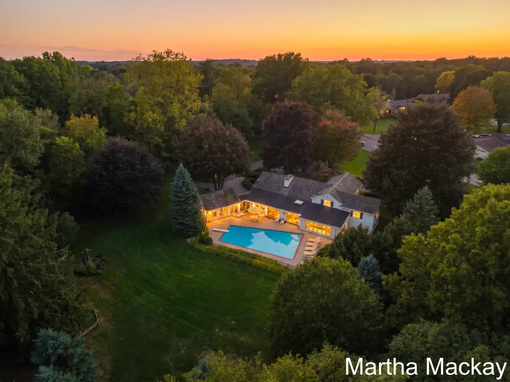 140 Krause Street NE Rockford City MI 49341