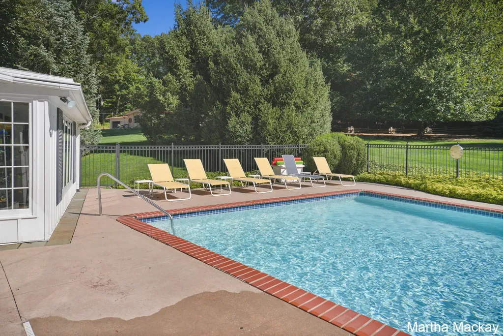 140 Krause Street NE Rockford City MI 49341