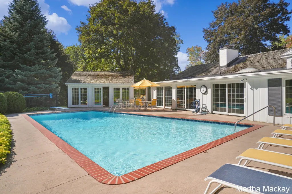 140 Krause Street NE Rockford City MI 49341