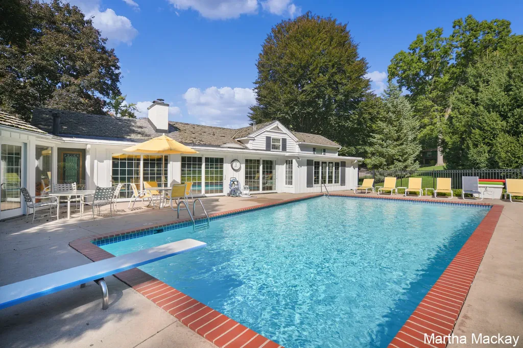 140 Krause Street NE Rockford City MI 49341
