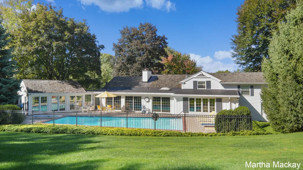 140 Krause Street NE Rockford City MI 49341