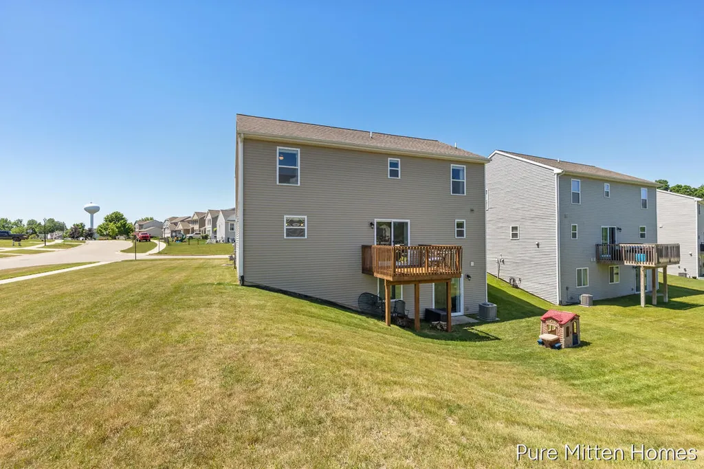 301 Wagonwheel Court NE Cedar Springs City MI 49319