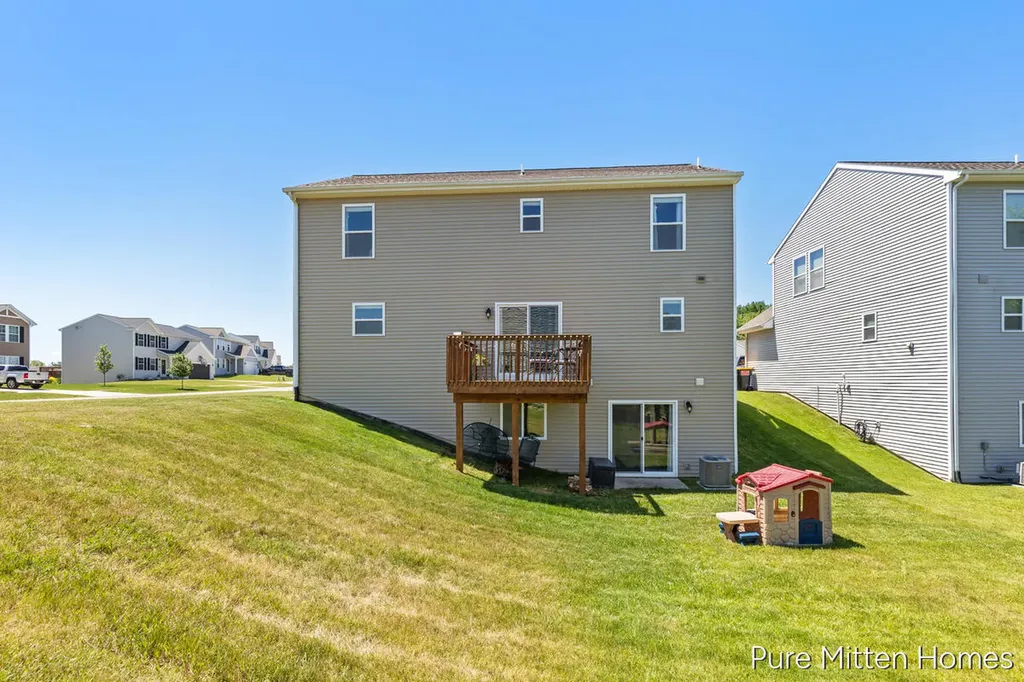 301 Wagonwheel Court NE Cedar Springs City MI 49319