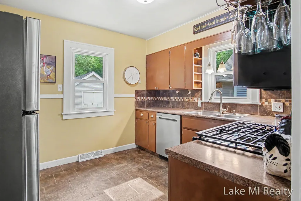 3639 Burlingame Avenue SW Wyoming City MI 49509
