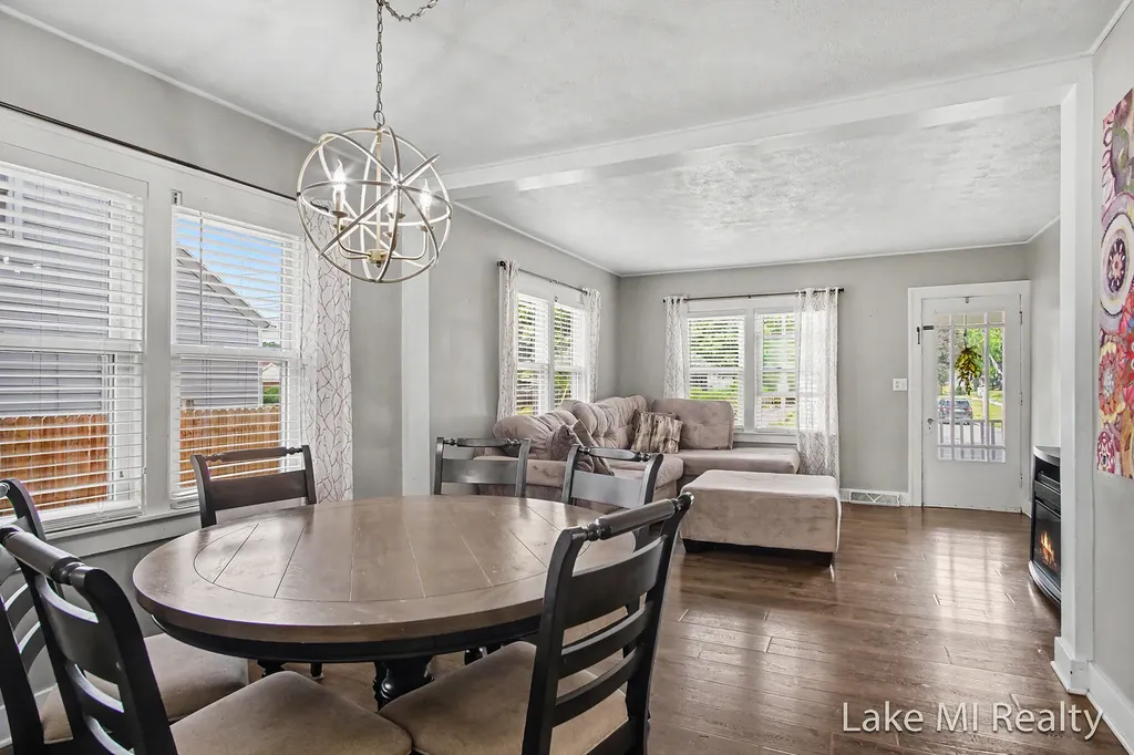 3639 Burlingame Avenue SW Wyoming City MI 49509