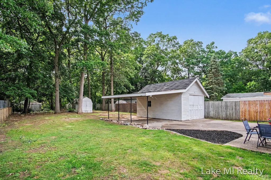3639 Burlingame Avenue SW Wyoming City MI 49509