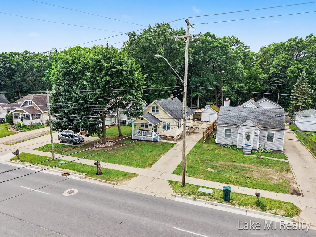 3639 Burlingame Avenue SW Wyoming City MI 49509