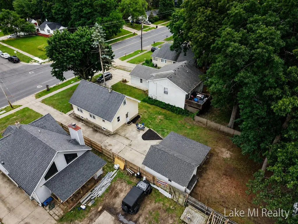 3639 Burlingame Avenue SW Wyoming City MI 49509