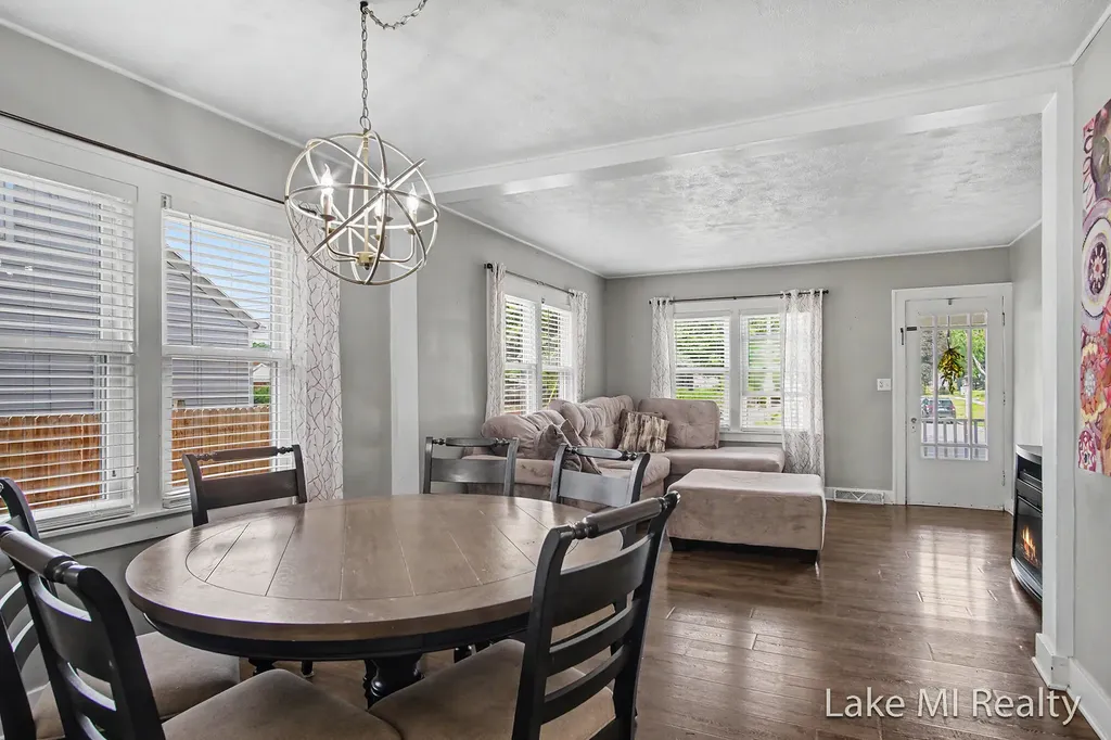 3639 Burlingame Avenue SW Wyoming City MI 49509