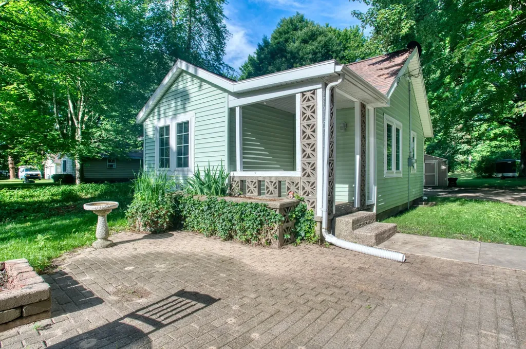 6741 Wood Road Norton Shores City MI 49444