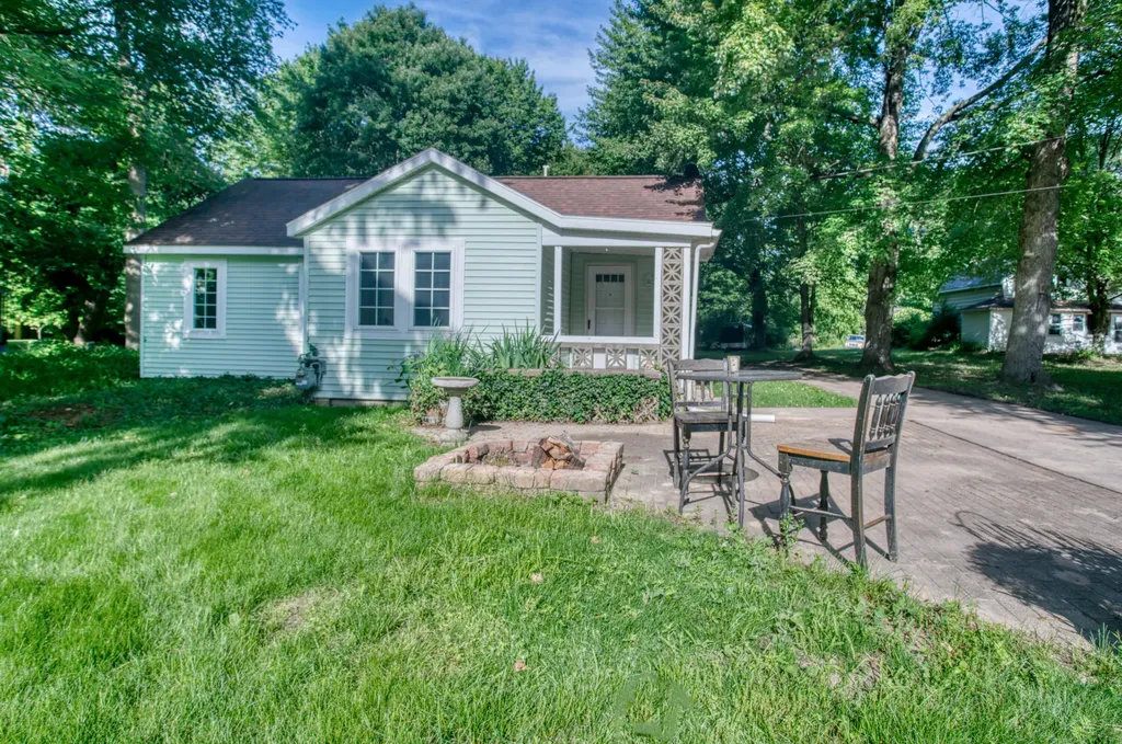 6741 Wood Road Norton Shores City MI 49444