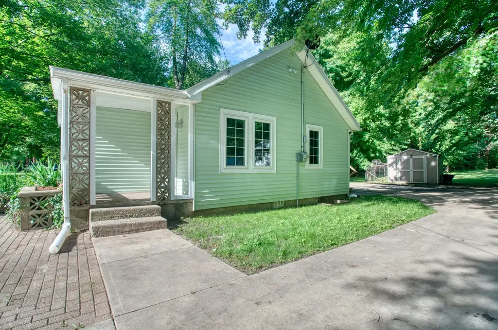 6741 Wood Road Norton Shores City MI 49444