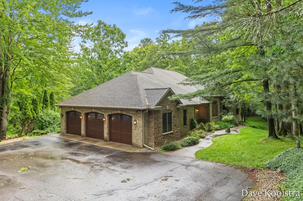 5133 Streamside Court NE Courtland Township MI 49341