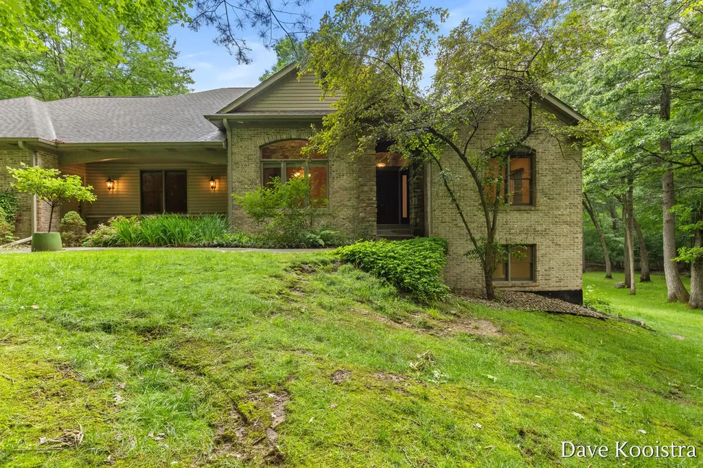 5133 Streamside Court NE Courtland Township MI 49341