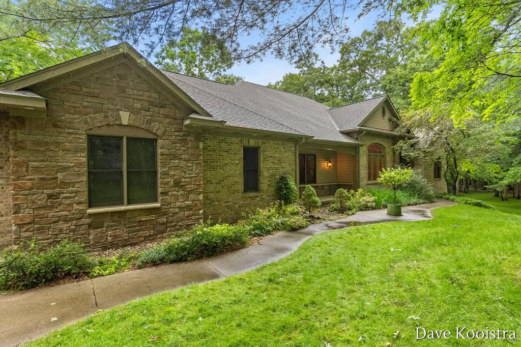 5133 Streamside Court NE Courtland Township MI 49341