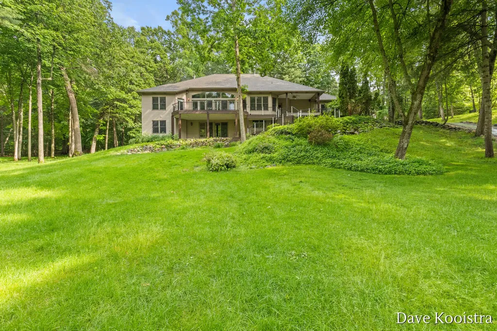 5133 Streamside Court NE Courtland Township MI 49341