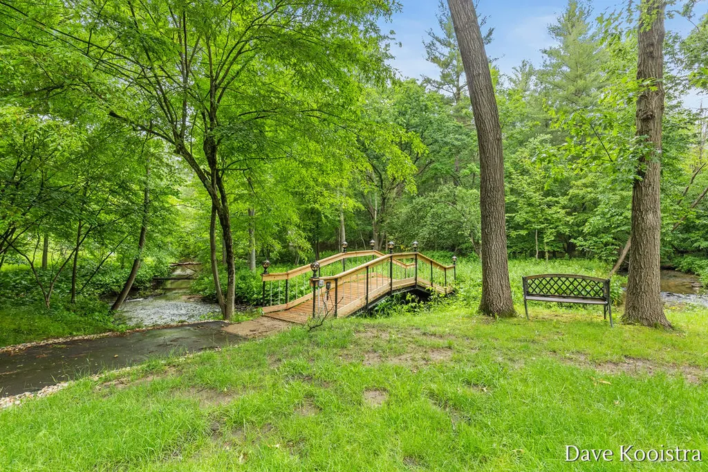 5133 Streamside Court NE Courtland Township MI 49341