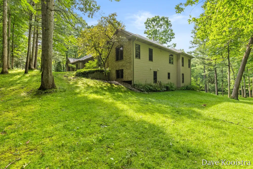 5133 Streamside Court NE Courtland Township MI 49341