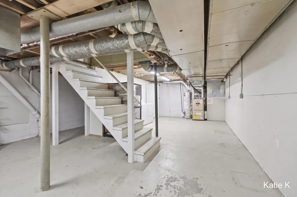 950 Orchard Avenue SE East Grand Rapids City MI 49506