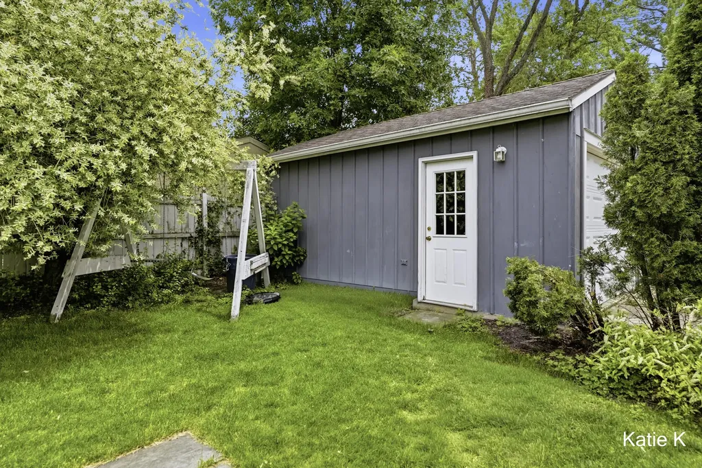 950 Orchard Avenue SE East Grand Rapids City MI 49506